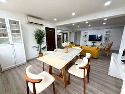 Lucky Plaza (D9), Apartment #572770171